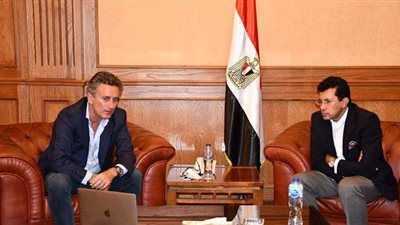 وزير الرياضة يجتمع مع مؤسس فورميلا إي لبحث التعاون المشترك