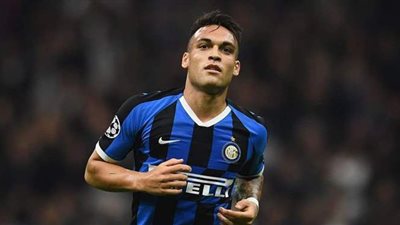 برشلونة يقترب من ضم مهاجم إنتر ميلان في صفقة تبادلية