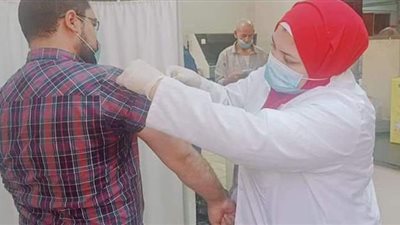 1250 فردا من الطاقم الطبي ببنها الجامعي تلقوا لقاح كورونا