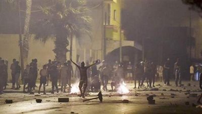 مواجهات في العاصمة التونسية عقب مظاهرة ضد عنف الشرطة