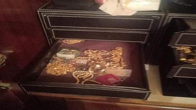 1204 قطع أثرية للحضارة المصرية والعصر الإسلامي في شقة الزمالك