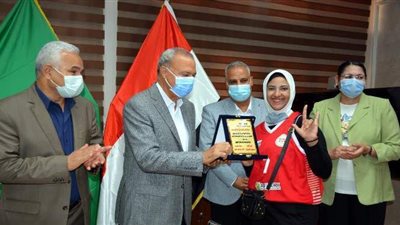 محافظ القليوبية يكرم منتخب القليوبية لكرة السلة للصم وضعاف السمع بنات