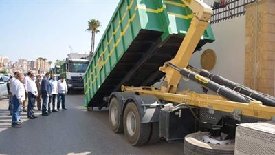 الدقهلية تتسلم معدات لنقل القمامة إلى مصانع التدوير