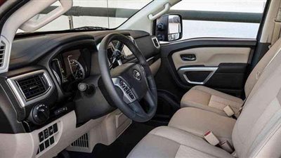 صيانة السيارات.. 3 أسباب وراء تصاعد الروائح الكريهة من الكابينة