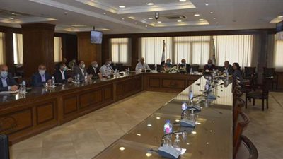 حصر مصارف وترع الجيزة لدراسة إدراجها في المشروع القومي للتبطين | صور