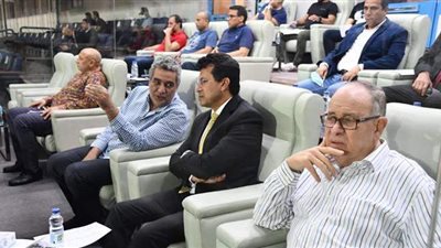 وزير الرياضة ومجاهد يشهدان ودية المنتخب الأوليمبي أمام جنوب أفريقيا