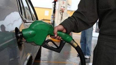 شائعات خاطئة.. تعبئة خزان وقود سيارتك يضر بالسيارة في الصيف