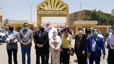 وفد الوكالة الألمانية يتفقد مشروعات تطوير عزبة النصر بالبساتين