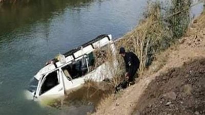 بالأسماء.. إصابة 8 أشخاص في انقلاب ميكروباص بترعة الفاروقية بسوهاج