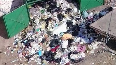 صارع الموت ١٠ ساعات.. مفاجأة في تحقيقات حادثة طفل صندوق القمامة بالقليوبية