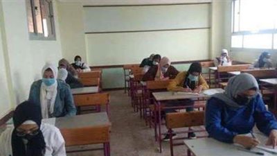 موجه عام وآخر بغرفة التصحيح بأعمال نتيجة الشهادة الإعدادية 2021 بأسيوط