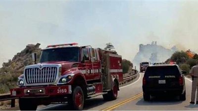 خرج عن السيطرة.. حريق يجلي سكان كاليفورنيا