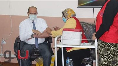 1952 شخصا يتلقون لقاح كورونا من الفئات المستهدفة بجامعة المنيا