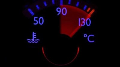 كيف تتغلب على ارتفاع حرارة المحرك عند تشغيل مكيف السيارة