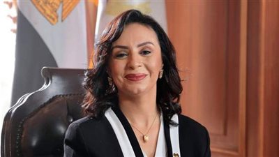 مهرجان أسوان لأفلام المرأة يكرم الدكتورة مايا مرسي بجائزة نوت للإنجاز