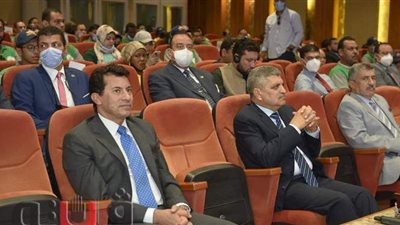 الفريق أسامة ربيع يستعرض جهود الهيئة أمام وزير الشباب والوفد المرافق له