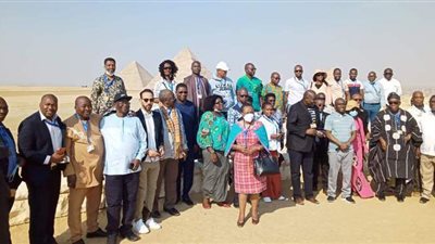 وفد رؤساء المحاكم والمجالس الدستورية العليا الأفريقية يزور الأهرامات