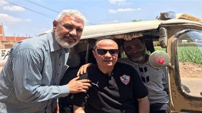 نجوم الزمالك في زيارة مركز شباب إكياد دجوي.. طارق يحيى داخل توك توك بالقليوبية