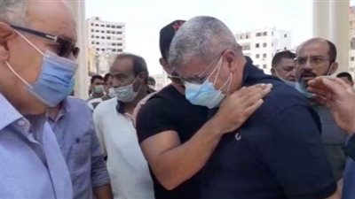 انهيار احمد شوبير بمسجد السيد البدوي أثناء تشييع جثمان شقيقه