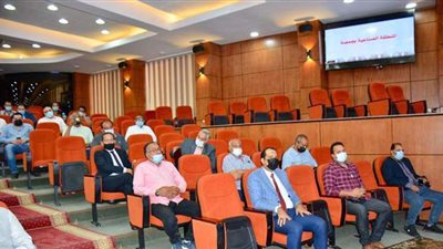 محافظ الدقهلية يفتتح أعمال الدورة التدريبية للمستثمرين بديوان عام المحافظة