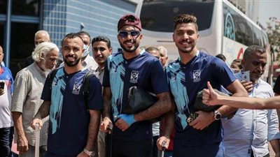 بعثة الأهلي تصل مطار القاهرة استعدادا للسفر لتونس