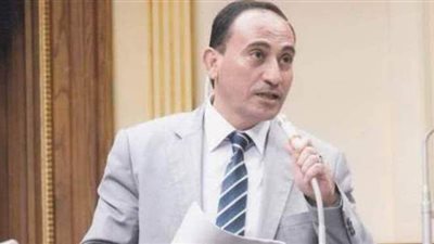 نائب: هل أصحاب النظارات السوداء أفضل من الفلاحين والصيادين للتعيين في البترول؟