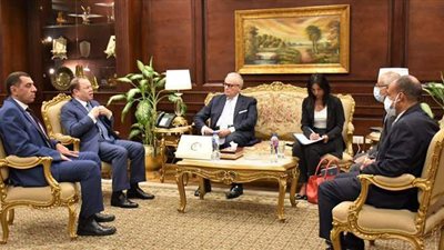 النائب العام يسلم السفير الإيطالي تصرف النيابة العامة في قضية وفاة ريجيني