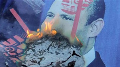 في مسيرة المستوطنين بالقدس.. حرق صورة رئيس وزراء إسرائيل الجديد | صور