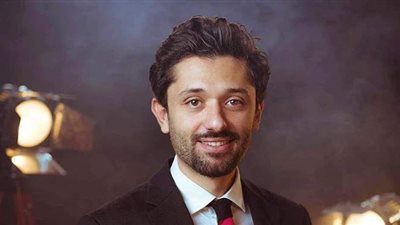 في عيد ميلاده.. هل يعيش كريم محمود عبد العزيز في جلباب أبيه؟