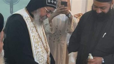 الأنبا يواقيم يطيب رفات الشهيد أبو سيفين بكنيسة العذراء مريم بإسنا جنوب الأقصر | صور