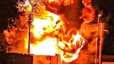 حريق هائل بمحولات كهرباء التلاتات في أسوان وهلع بين السكان | فيديو وصور