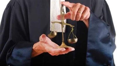 تفسير رؤية المحامي في المنام وعلاقته بالمشاكل والأزمات