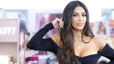 بفيديو وهاشتاج.. كيم كارداشيان تروج للعملات المشفرة مقابل أموال باهظة