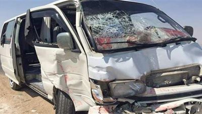 بالأسماء.. إصابة 4 أشخاص في تصادم ميكروباص وسيارة ربع نقل بأسيوط