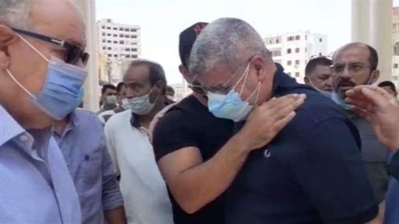 توافد الأهالي إلى