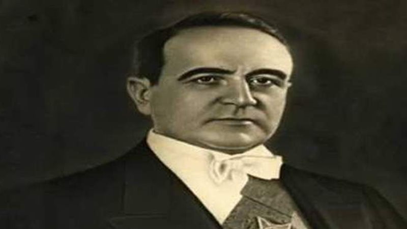 الاديب محمود تيمور
