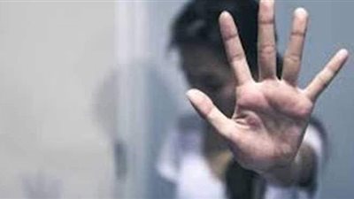 خلال المواجهة القانونية.. فتاة المطار تتعرف على المتهم بالتحرش بها