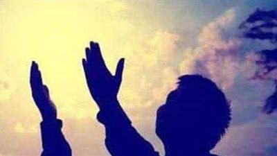 5 مواطن يستحب فيها الدعاء.. لا تفوتك