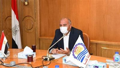 محافظ قنا يتابع أعمال الإحلال والتجديد بمحطة مياه السلامية