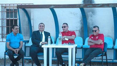 دوري أبطال أفريقيا | سفير مصر في تونس يتابع مران الأهلي