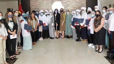 مايا مرسي تشهد احتفالية توزيع شهادات «البرنامج التدريبي لتصنيع الشيكولاتة»