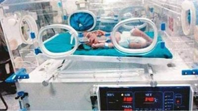 سيدة مصابة بكورونا تضع مولودها الأول داخل العزل بمستشفى مطروح العام