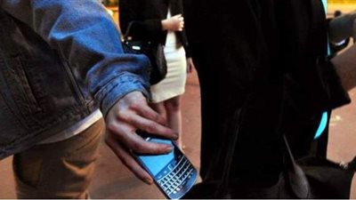 ضبط عصابة سرقة الهواتف المحمولة بأسلوب 