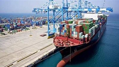 انتظام حركة الملاحة وتداول البضائع بميناء الإسكندرية