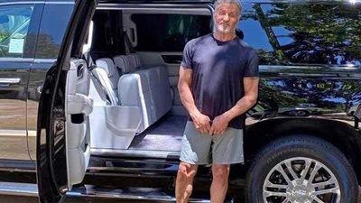 سيلڤستر ستالون يعرض سيارته الفارهة للبيع | صور