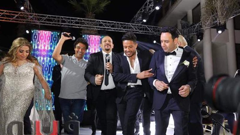 مصطفى قمر وابنه إياد