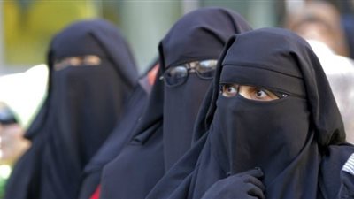 «حظر ارتداء النقاب».. معركة مرتقبة بأروقة البرلمان.. نائبة تعد مشروع قانون يتضمن عقوبات صارمة.. «الأوقاف»: مجرد فضيلة.. ومجلس الدولة: التشريع بشأنه اختصاص مجلس النواب