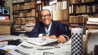 نجيب محفوظ يكتب: لدينا دين يقدس حقوق الإنسان