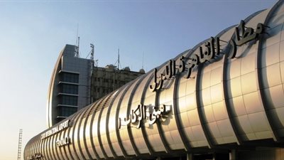 مطار القاهرة يستقبل شحنة نظائر مشعة لعلاج السرطان