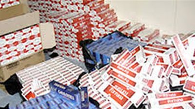 ضبط بائع متجول بحوزته سجائر مهربة في الغردقة